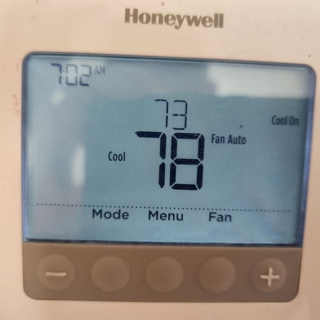 AC Not Cooling? Emergency Troubleshooting Guide for Baytown Businesses